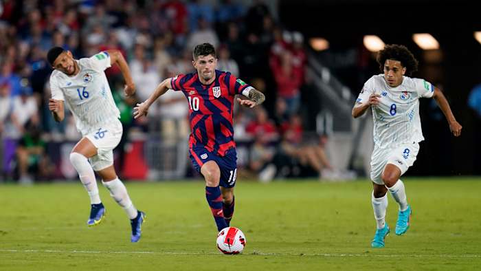 Christian Pulisic dribbles vs. Panama in the USMNT’s win